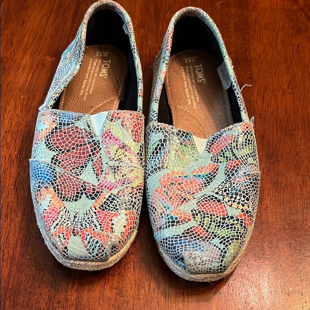 TOMS Multicolor Butterfly Pattern Slip-Ons Women’s 8.5 - Picture 1 of 11